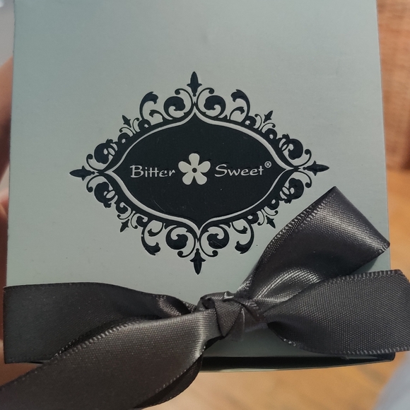 Bittersweet Hair Clip - Picture 3 of 5